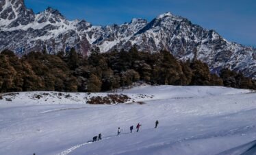 Auli – Gorson Bugyal Adventure Trek – 3 Days & 2 Nights